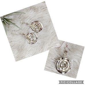 💙2/$30💙 Sterling silver drop earrings